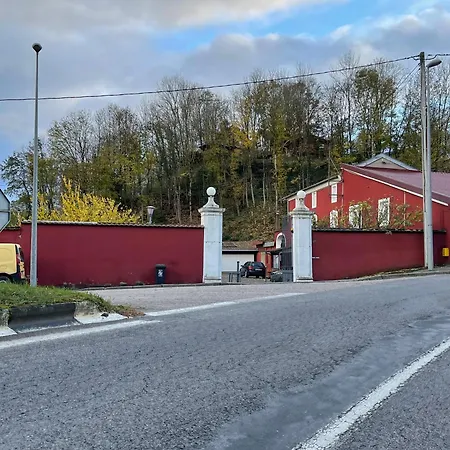 T2 Au Rez De Chaussee Dans Propriete Privee, Au Bord De L'eau A 15 Minutes De Nancy Toul