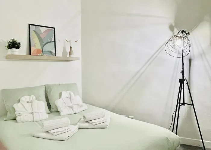 Apartmán T2 Au Rez De Chaussee Dans Propriete Privee, Au Bord De L'eau A 15 Minutes De Nancy *