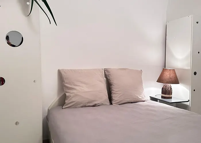 T2 Au Rez De Chaussee Dans Propriete Privee, Au Bord De L'eau A 15 Minutes De Nancy Apartmán *