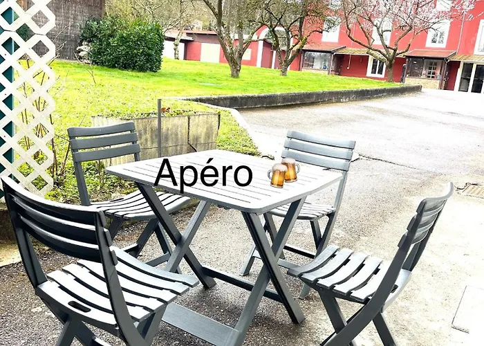 T2 Au Rez De Chaussee Dans Propriete Privee, Au Bord De L'eau A 15 Minutes De Nancy Apartmán