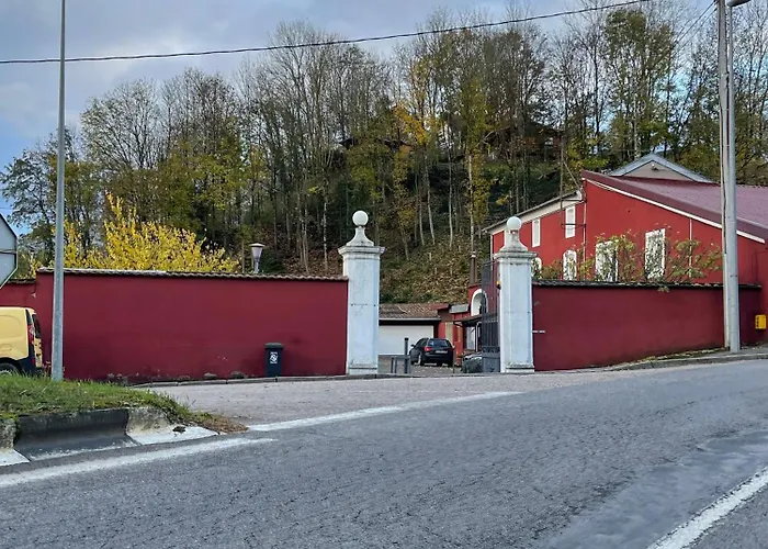 T2 Au Rez De Chaussee Dans Propriete Privee, Au Bord De L'eau A 15 Minutes De Nancy Toul