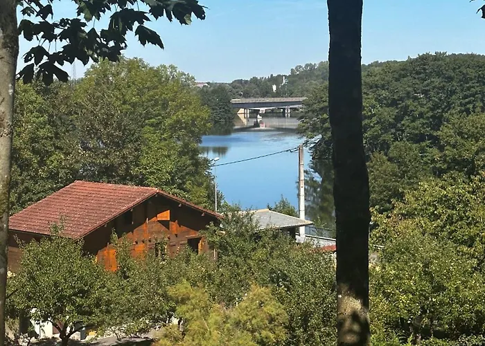 T2 Au Rez De Chaussee Dans Propriete Privee, Au Bord De L'eau A 15 Minutes De Nancy Apartmán *